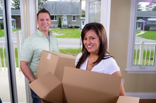 Secure short-term storage in Beckton for households and businesses